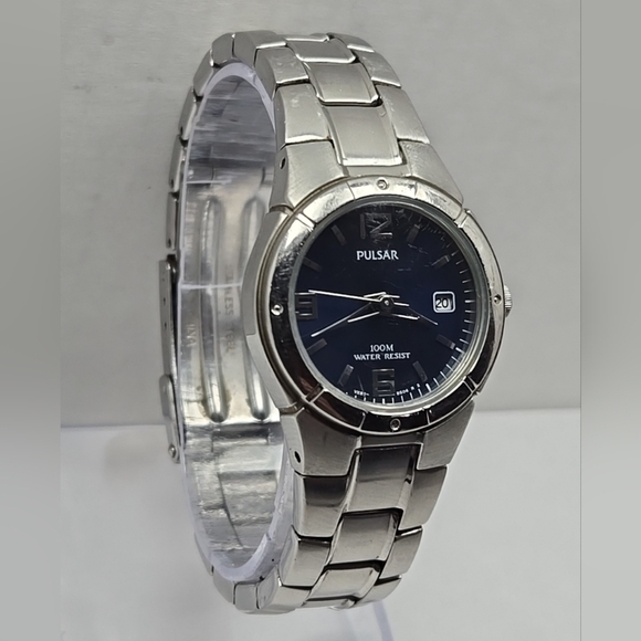 Womens Pulsar By Seiko Date Watch VX82-X301 Silver Tone Blue Dial New Battery - Picture 3 of 10